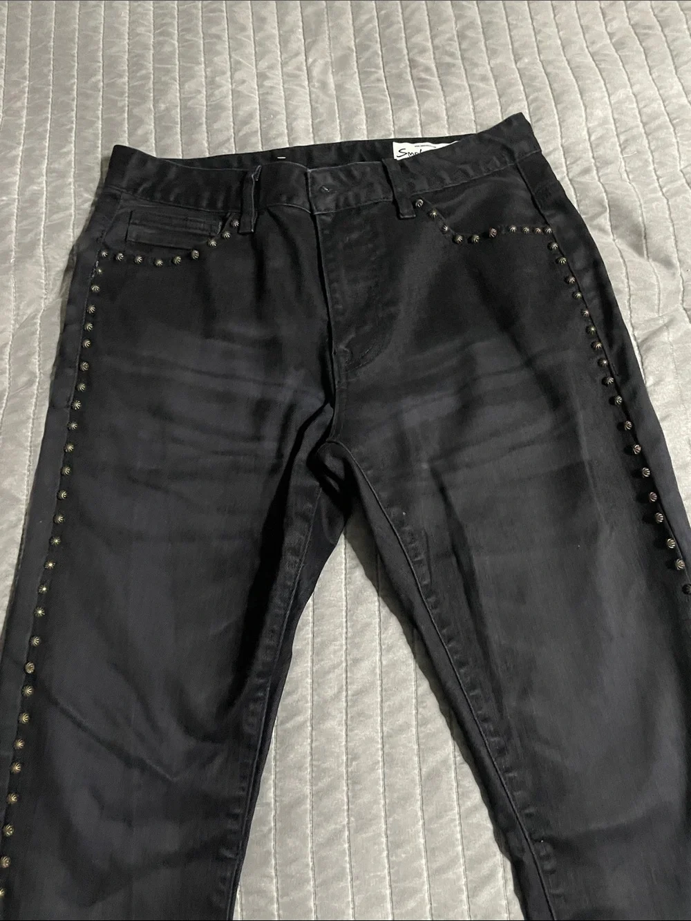 Men’s Smoke Rise Jeans with Subtle Graphic Detail